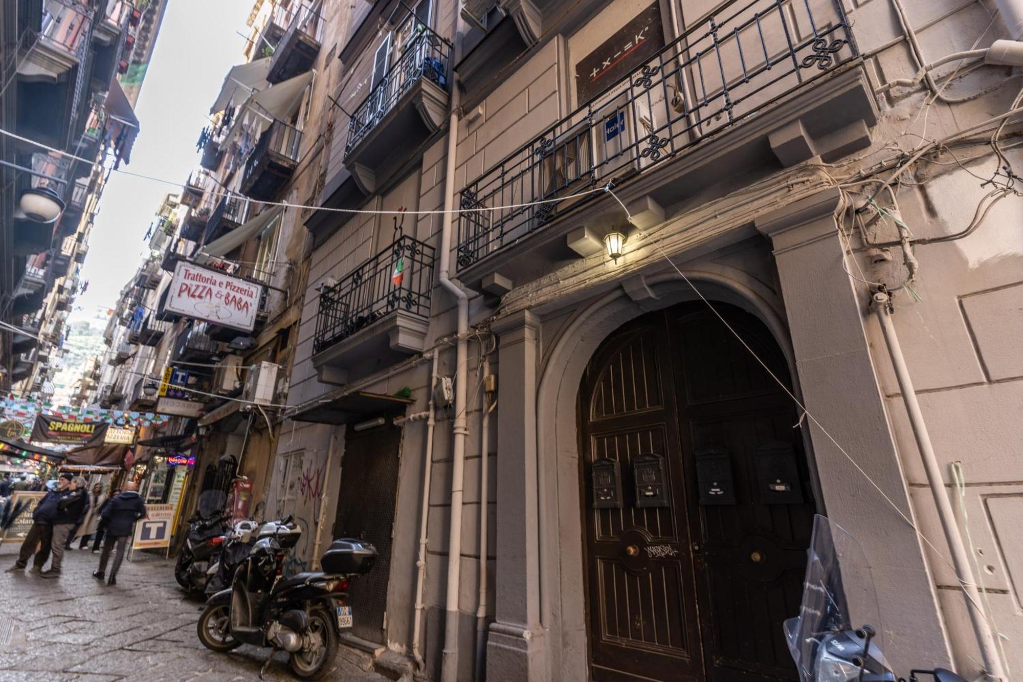 Due Porte A Toledo Naples Exterior photo