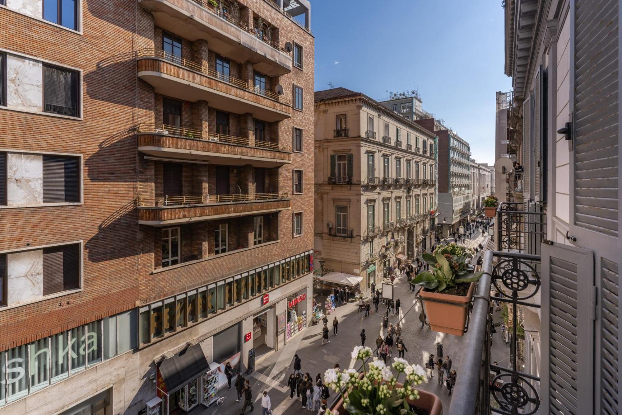 Due Porte A Toledo Naples Exterior photo