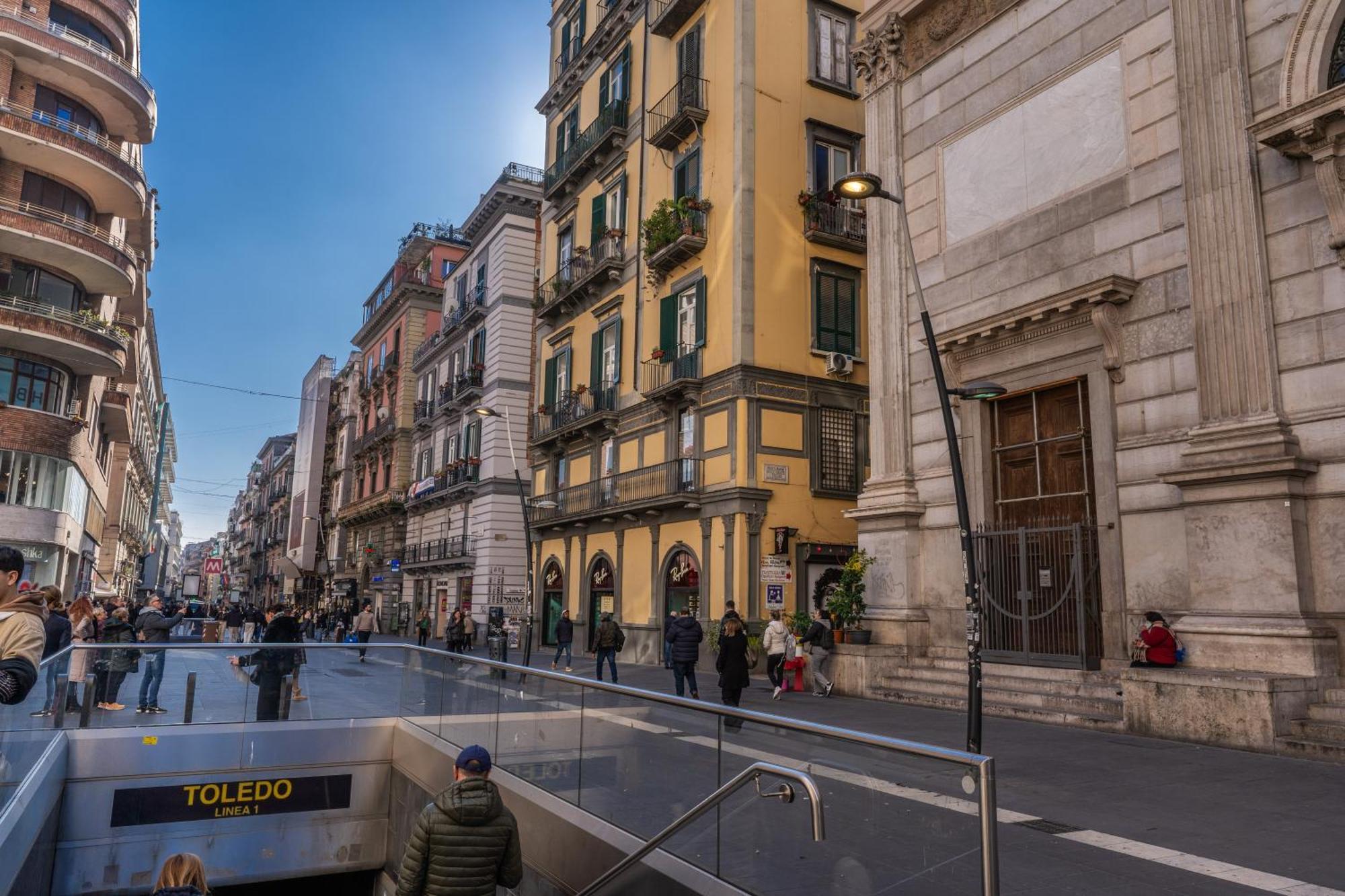 Due Porte A Toledo Naples Exterior photo